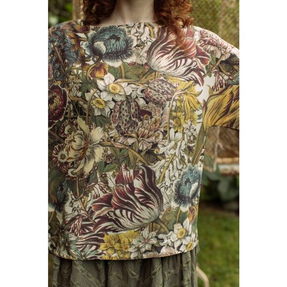 Market of Stars Size S/M Love Grows Wild Tee Bamboo Floral Tunic Shirt with Bees - Picture 6 of 8